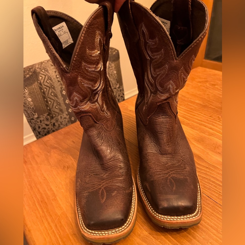 Double H, Elk skin, worn 3 times, to big, ice sole excellent condition